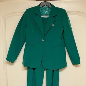 Pants suit